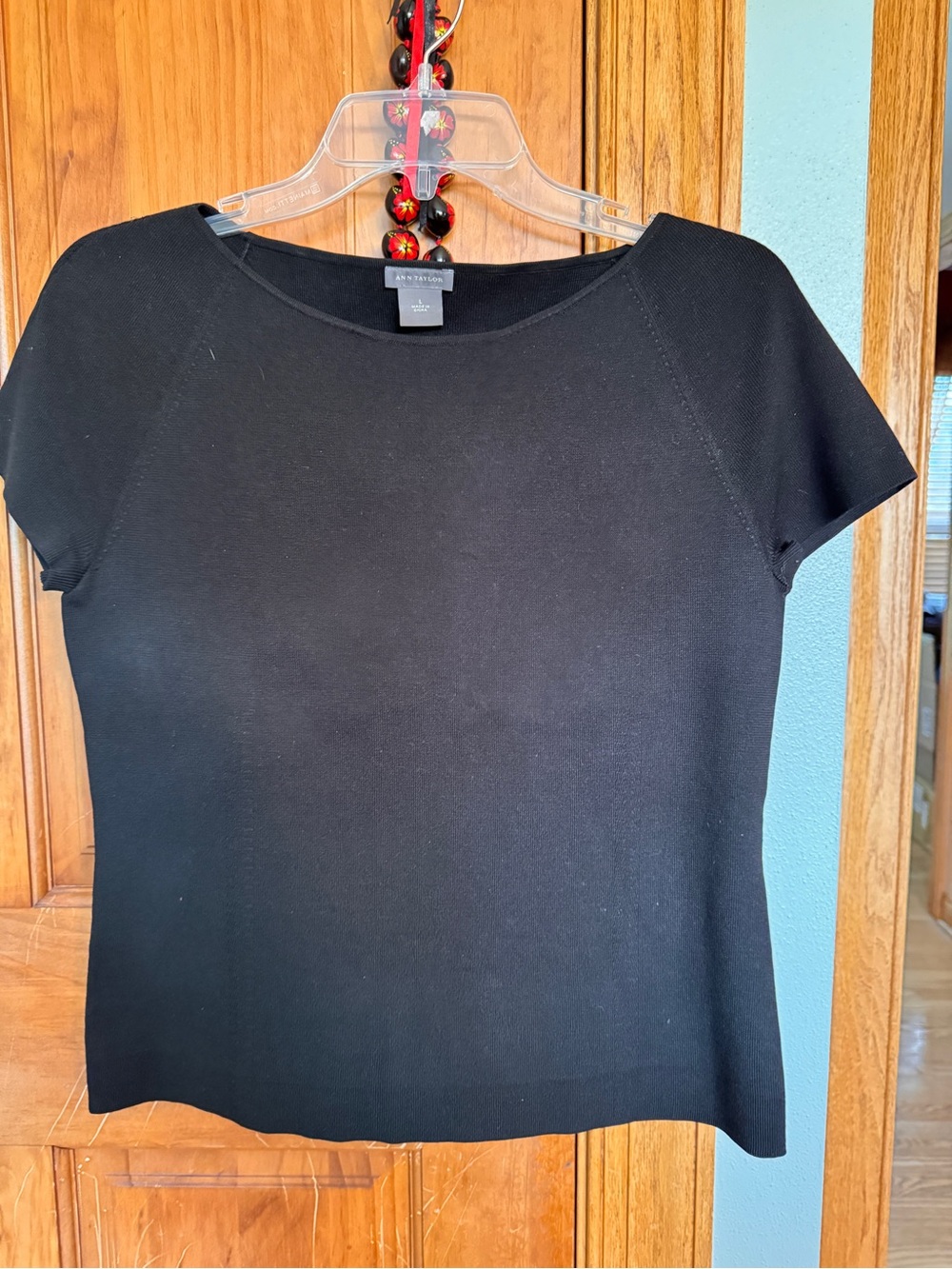 Ann Taylor Black Short Sleeve Crewneck Knit Top
